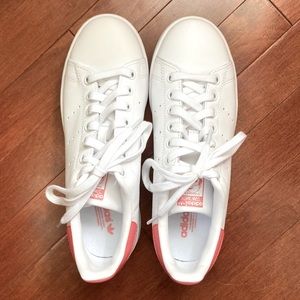 Stan Smith Adidas. Size 8.5 women. Never worn.
